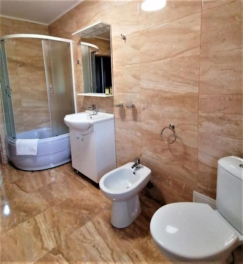 Casa Carp Calarasi Hotel Bagian luar foto