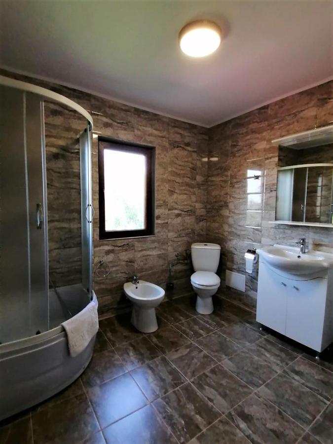 Casa Carp Calarasi Hotel Bagian luar foto