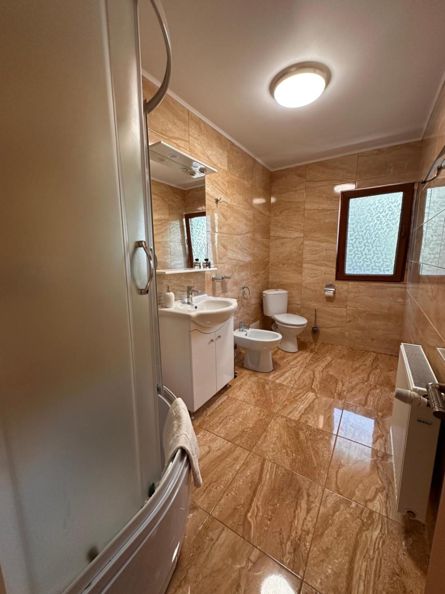 Casa Carp Calarasi Hotel Bagian luar foto