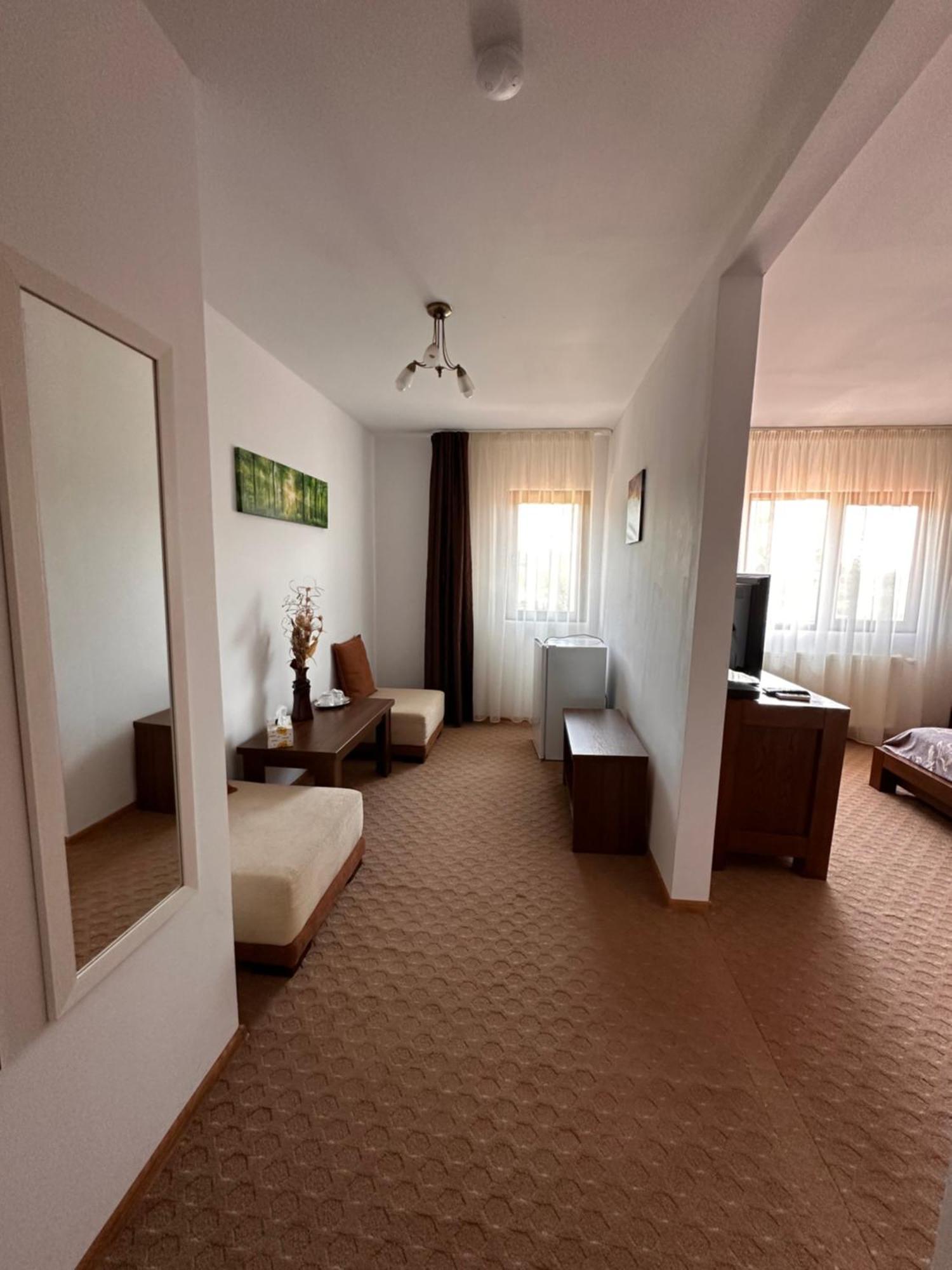 Casa Carp Calarasi Hotel Bagian luar foto